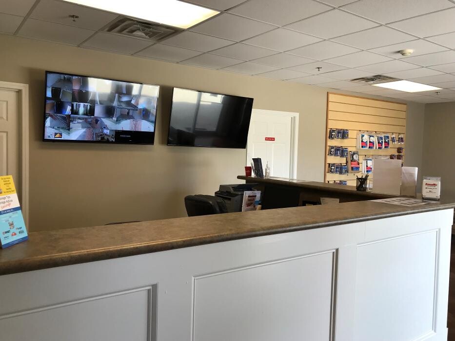 Images StorageMax Clinton East