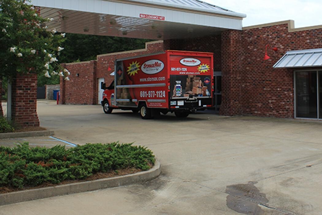 Images StorageMax Clinton East