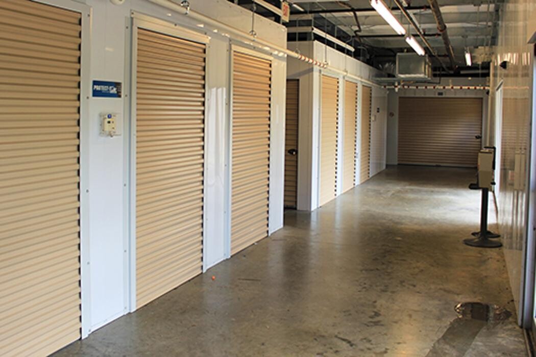 Images StorageMax Clinton East