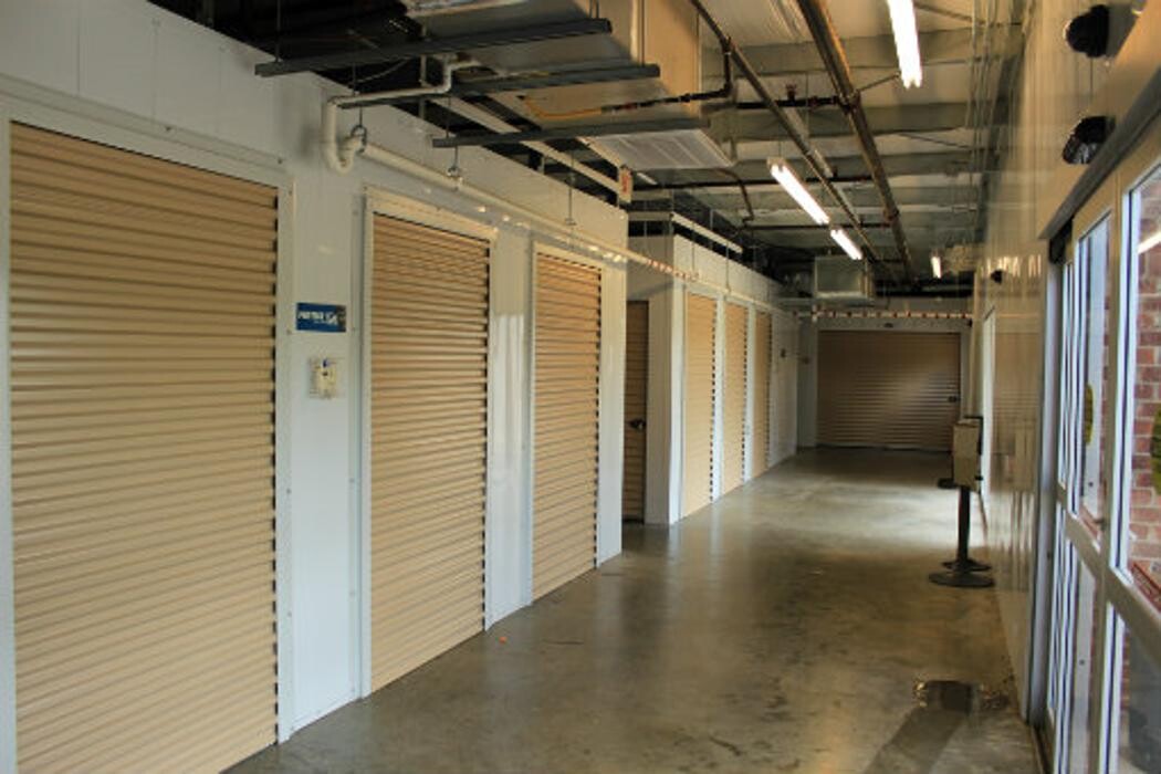 Images StorageMax Clinton East