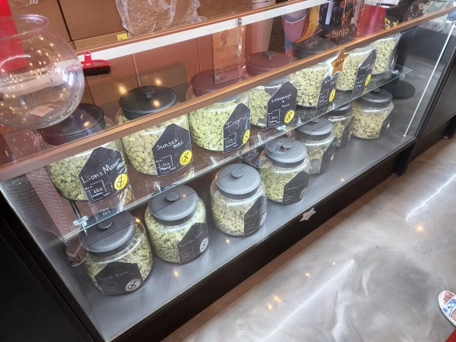 Images Xclusive Cannabis Dispensary