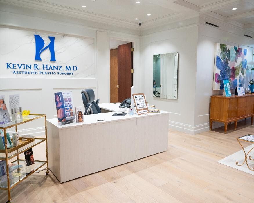 Images Kevin R. Hanz, MD. Aesthetic Plastic Surgery
