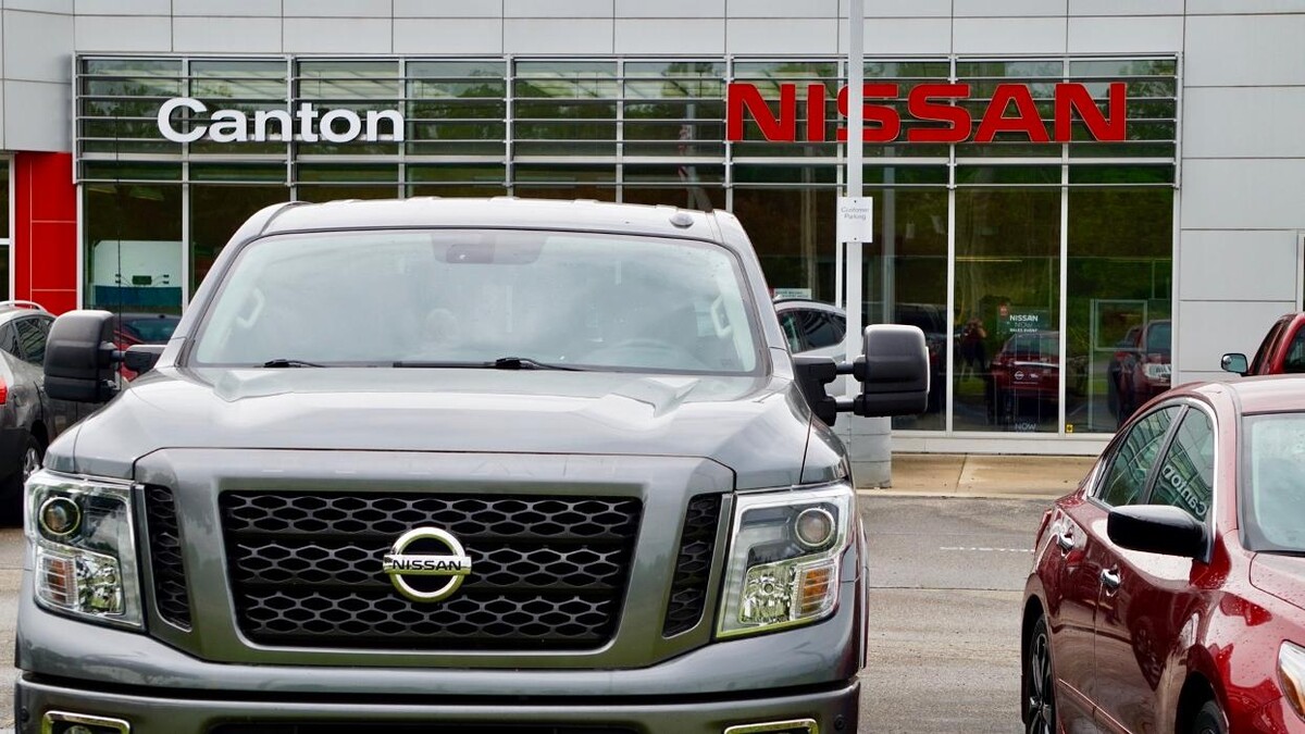 Images Nissan of Canton