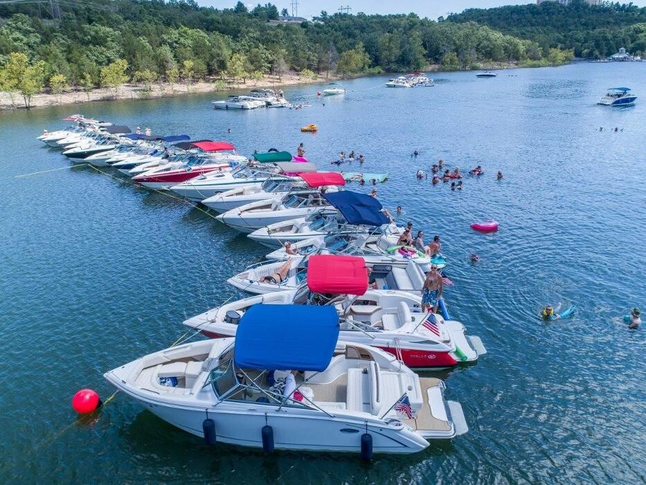 Images The Harbor Boat & Yacht Sales