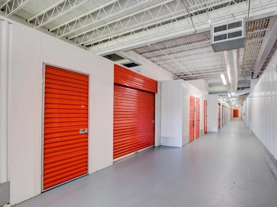Images StorageMax Brandon