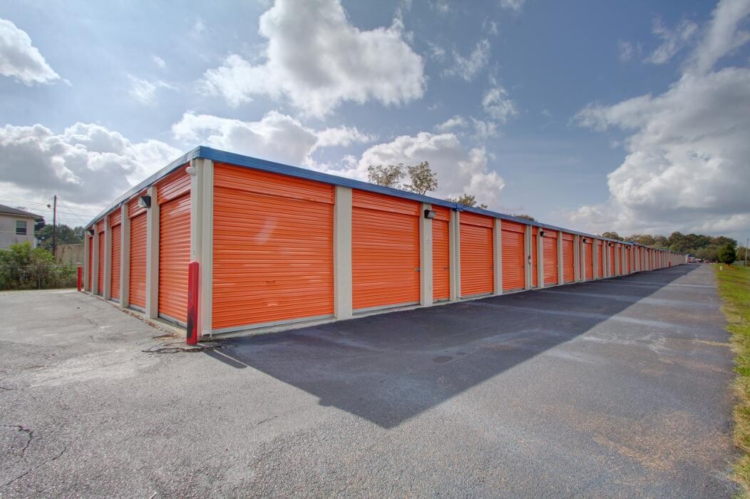 Images StorageMax Metro Center