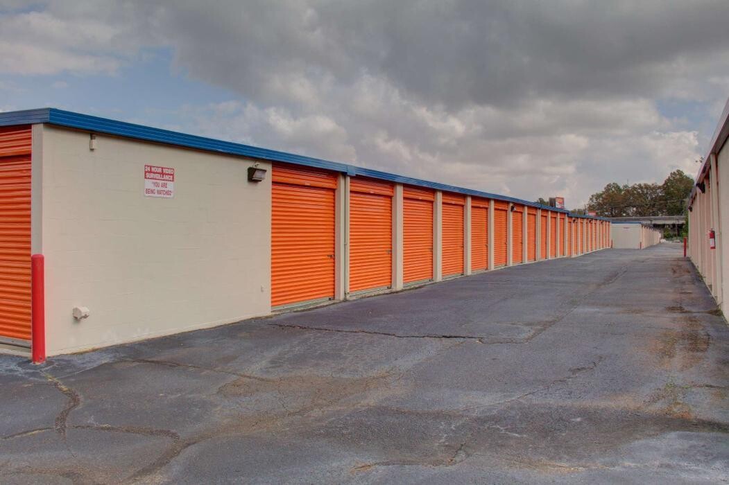Images StorageMax Metro Center