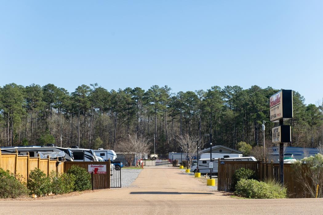 Images StorageMax Grants Crossing