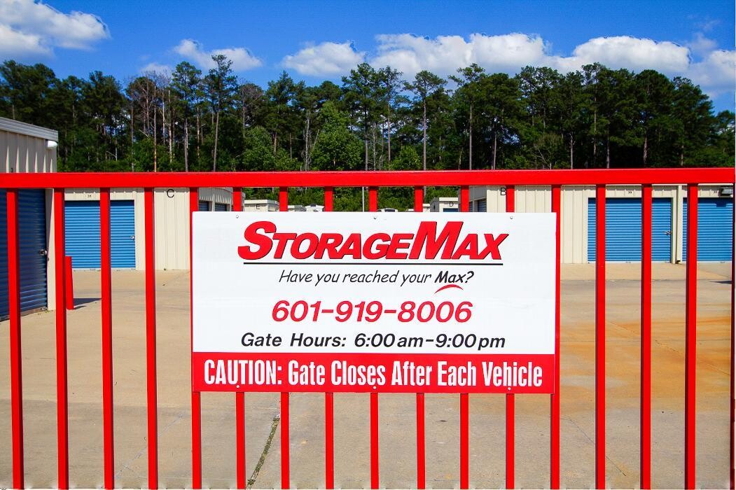 Images StorageMax Grants Crossing
