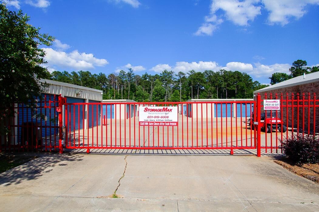 Images StorageMax Grants Crossing