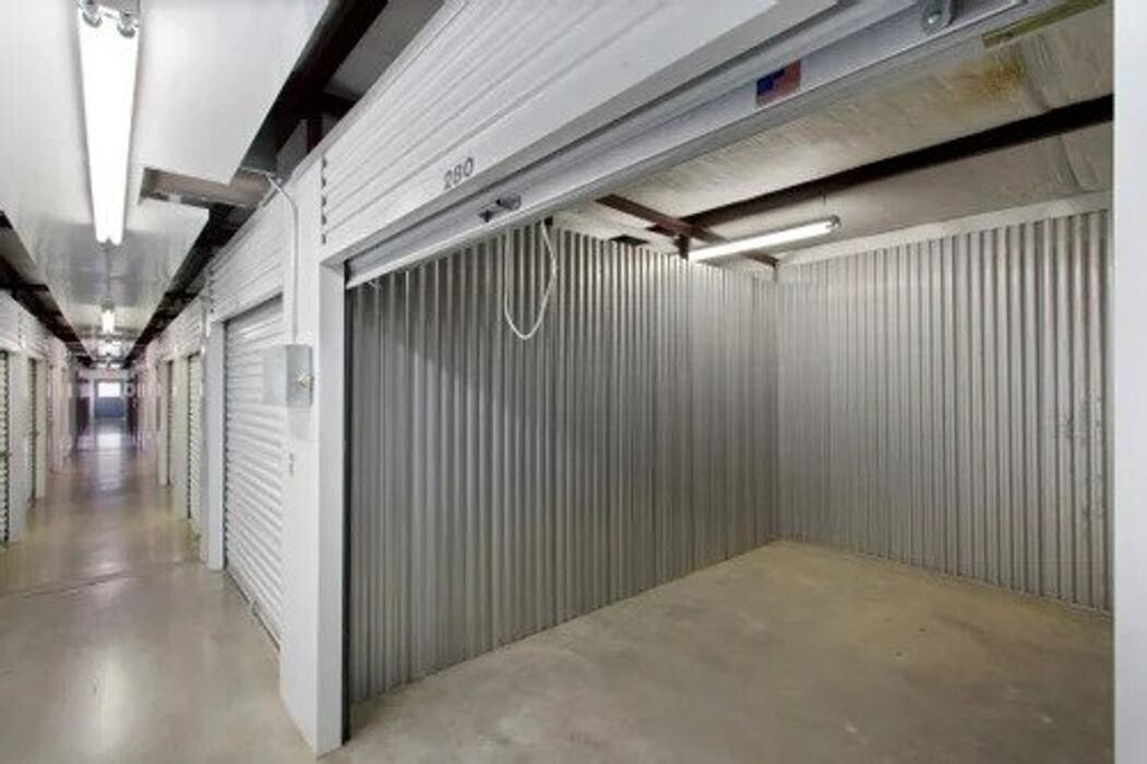 Images StorageMax Germantown