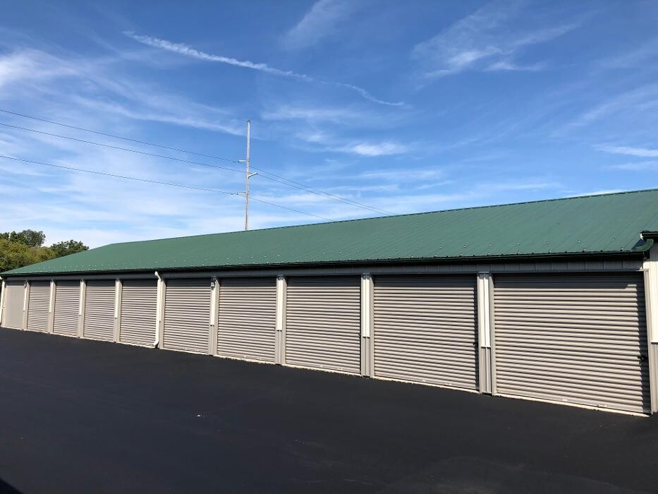 Images Superior Storage - Hartland