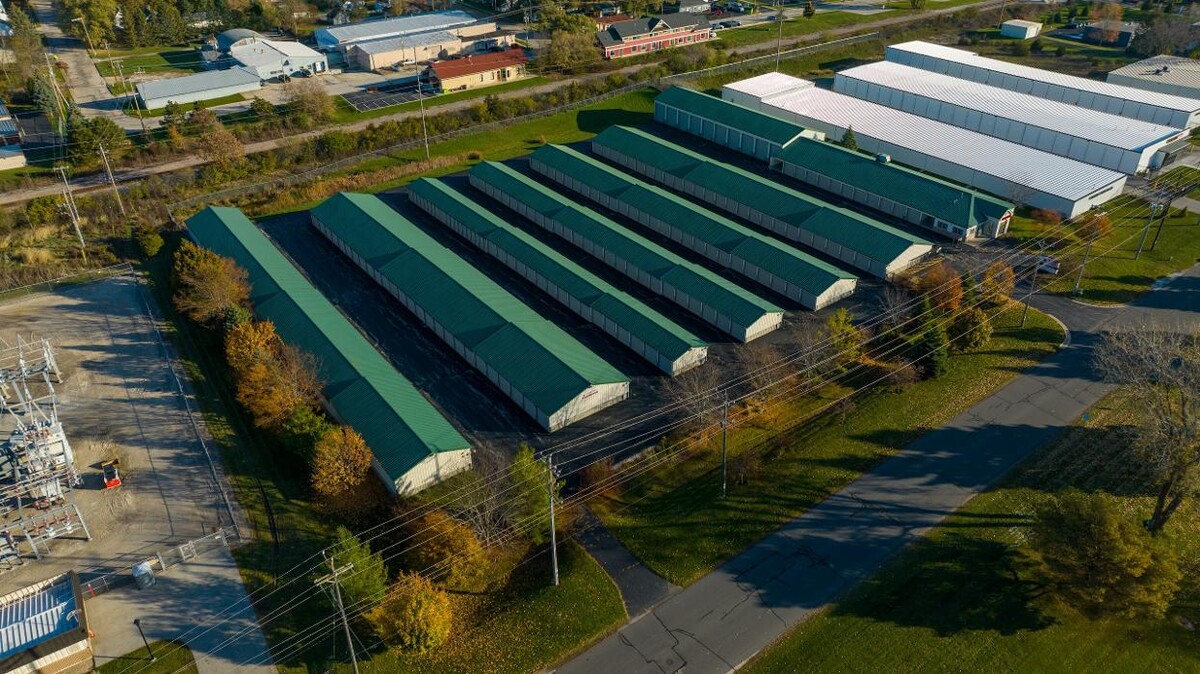Images Superior Storage - Hartland
