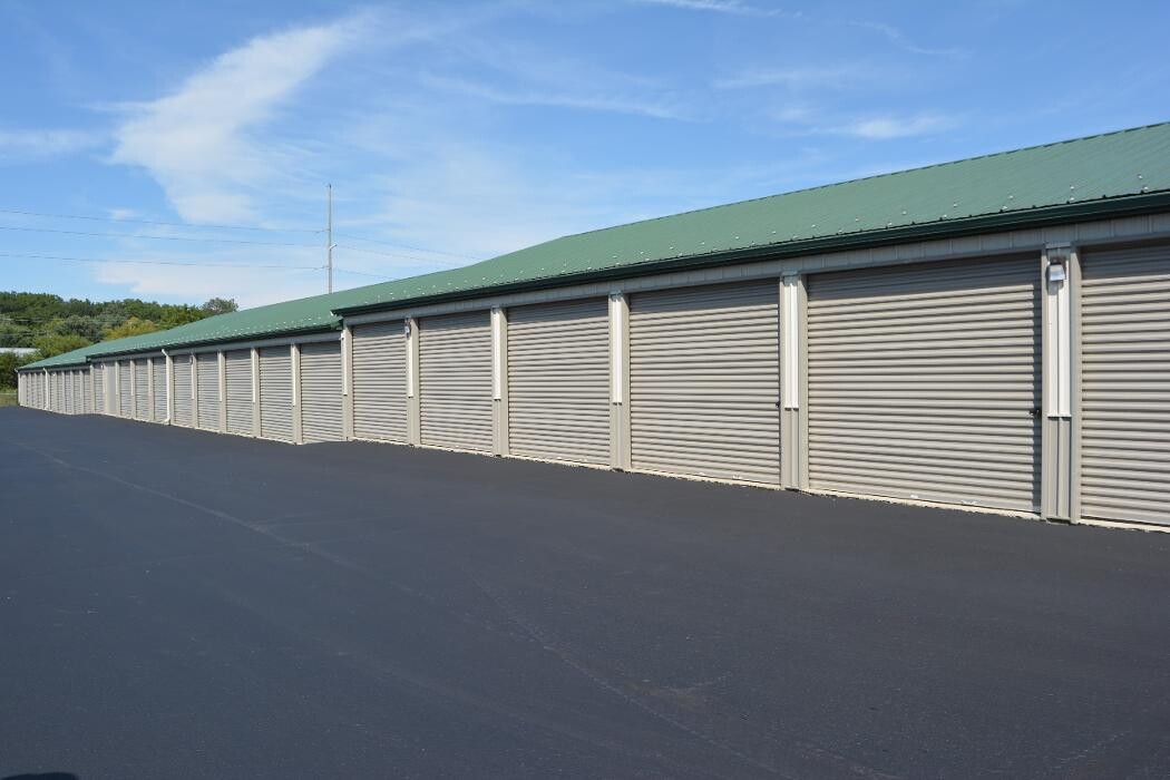 Images Superior Storage - Hartland