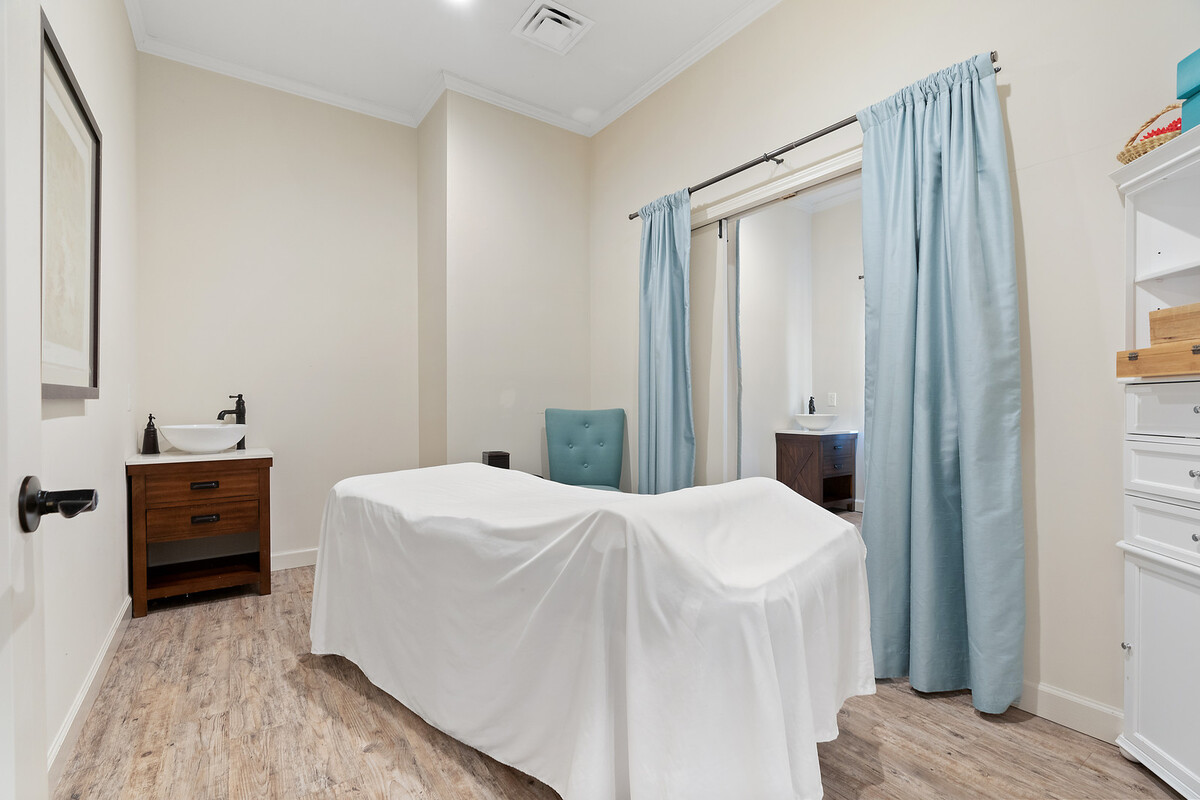 Images Renee Harrington, Realtor w/ Cope & Associates Realty & Auction