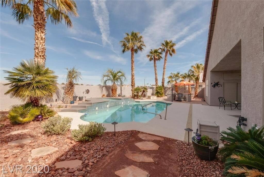 Images Debbie Tuttle REALTOR Keller Williams Realty