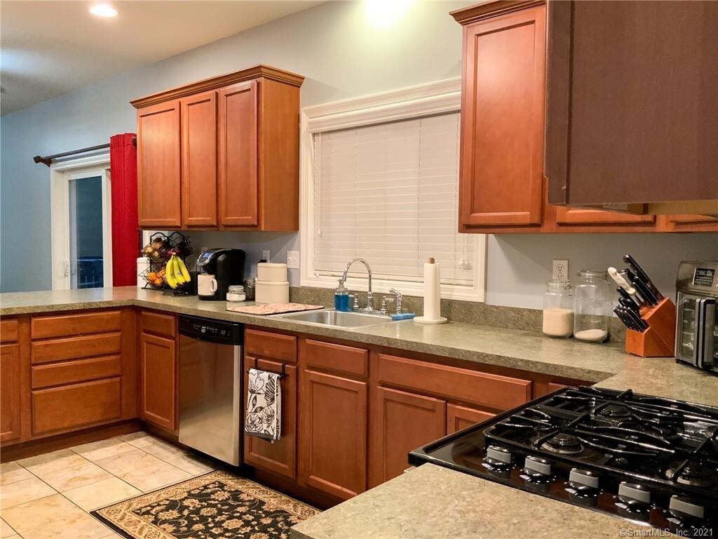 Images Marta Lisowska Realtor Keller Williams Legacy Partners