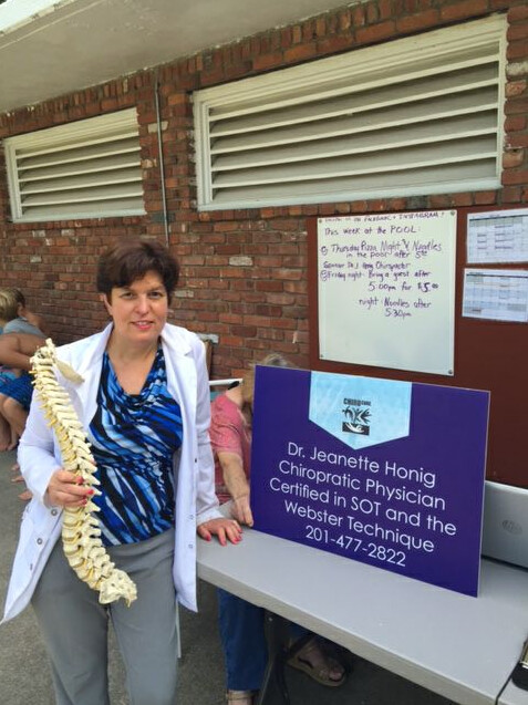 Images Dr. Jeanette Honig, Chiropractor