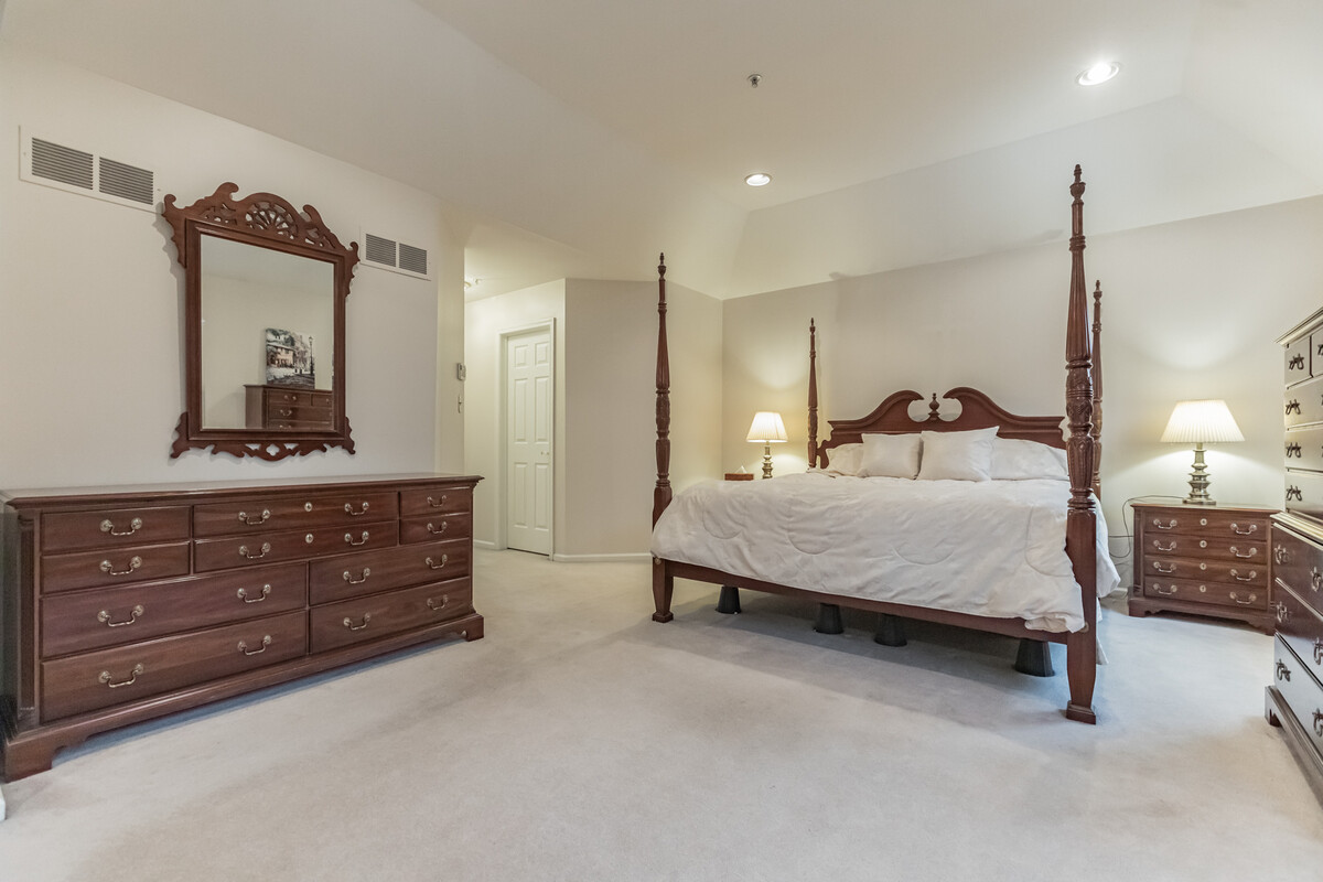 Images Jane Maslowski Real Estate