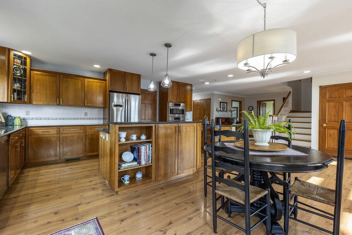 Images Jane Maslowski Real Estate