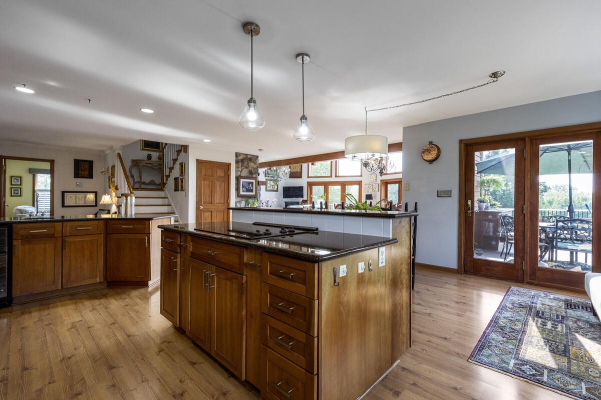 Images Jane Maslowski Real Estate