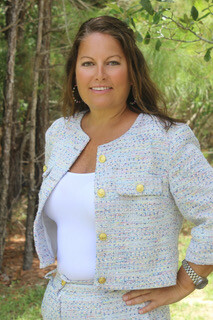 Images Suzanne Meadows REALTOR® Trisha Cook Team • Keller Williams Realty
