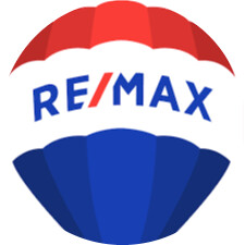 Christine Dell, Associate Broker Re/Max Quality Service, Inc. Logo