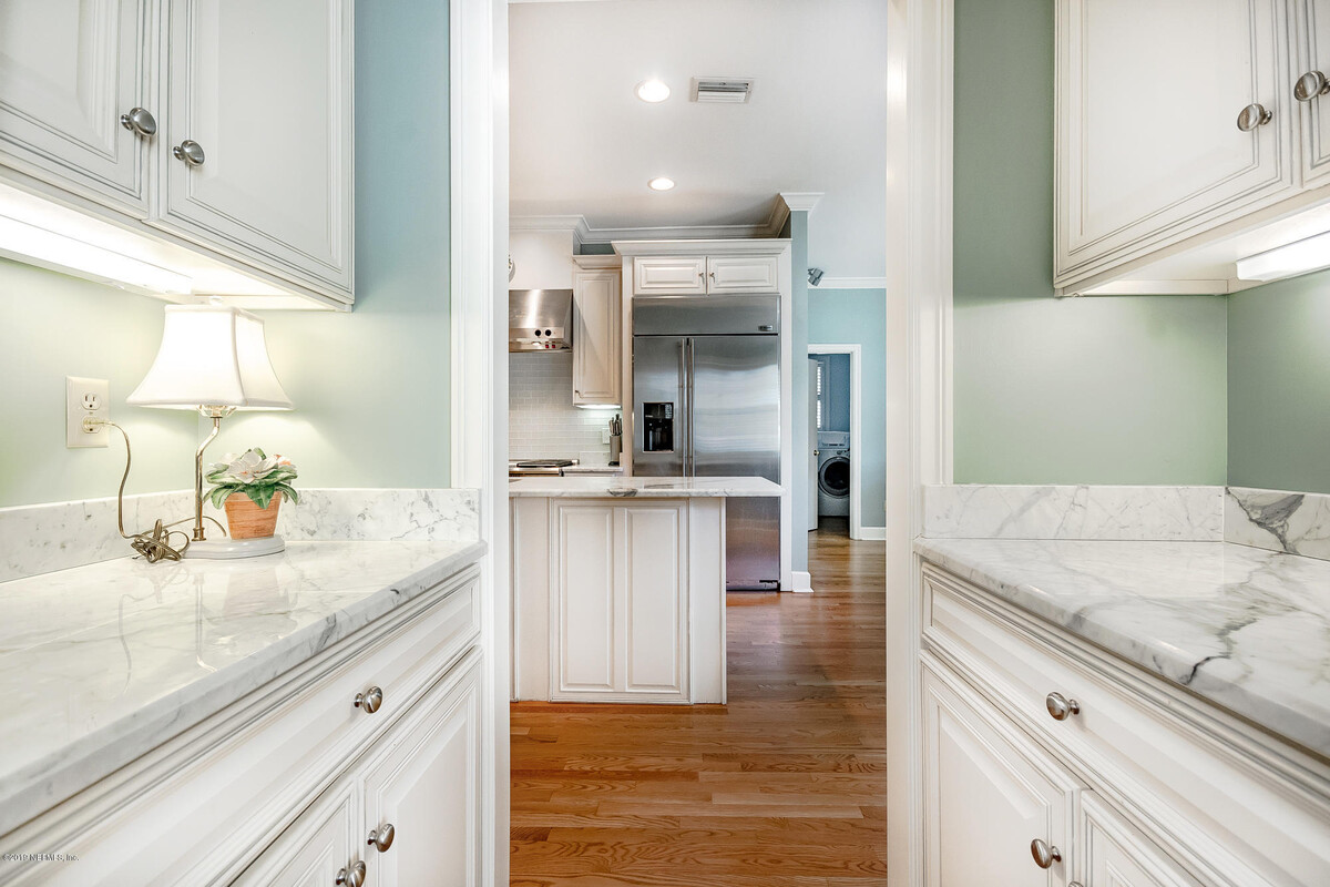 Images Compass Real Estate, Erin E King MBA, Realtor