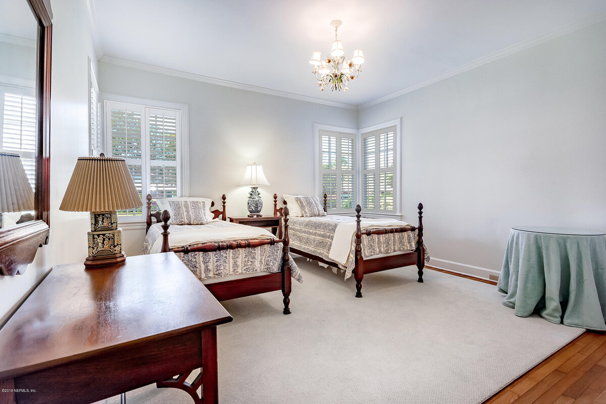 Images Compass Real Estate, Erin E King MBA, Realtor