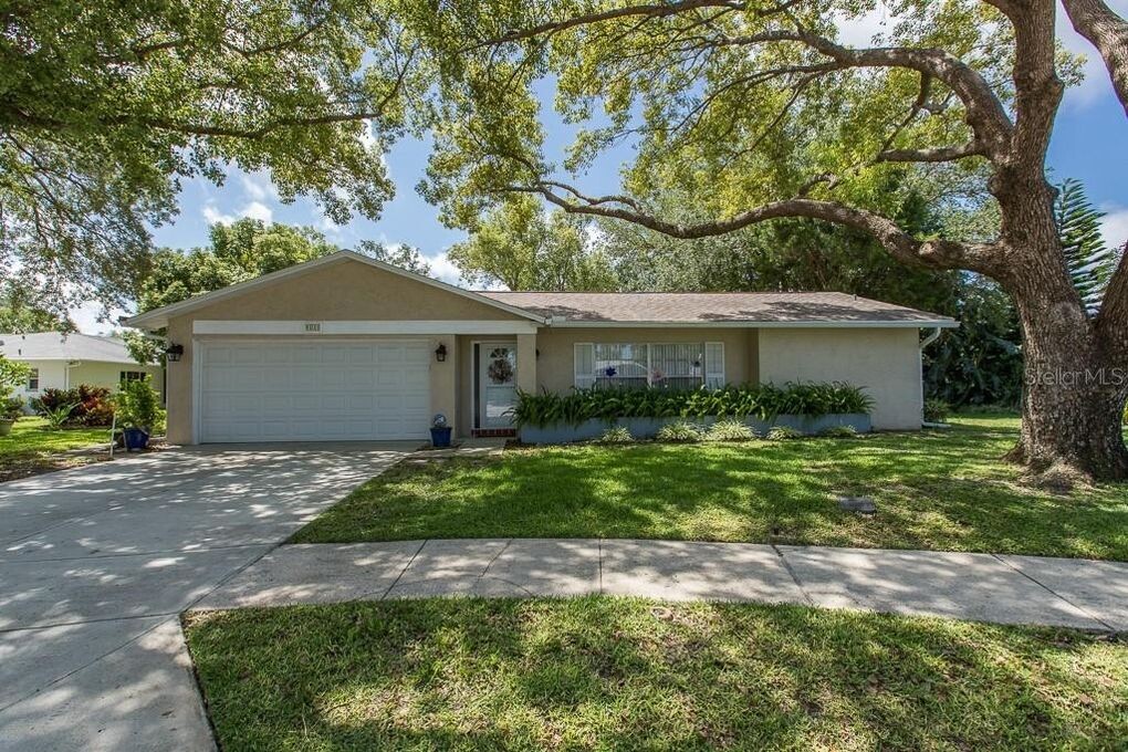 Images Kathy Despota - Berkshire Hathaway HomeServices Florida Properties Group