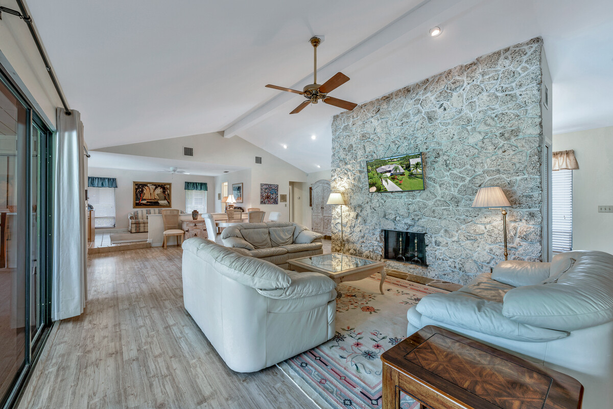 Images Premier Brokers International - BD Luxury Sales