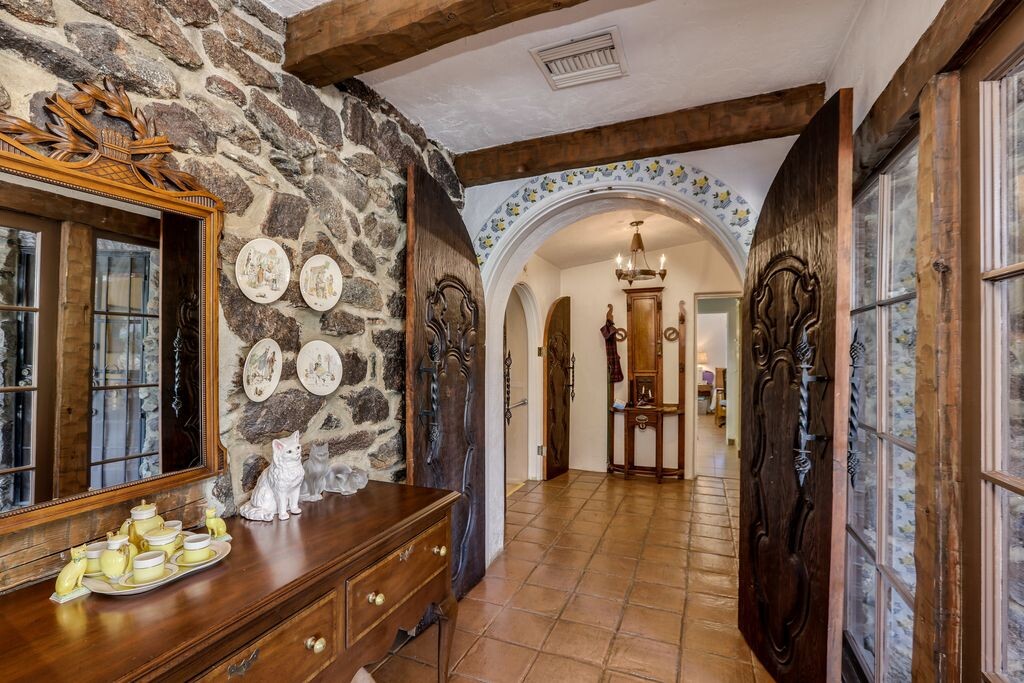 Images Sean Dye Real Estate - Keller Williams Beverly Hills