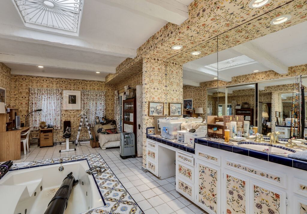Images Sean Dye Real Estate - Keller Williams Beverly Hills