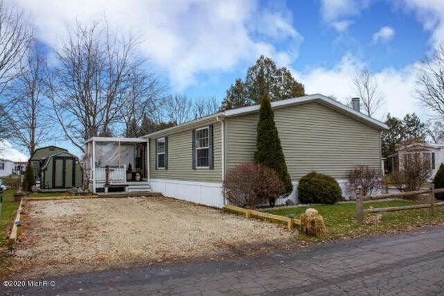 Images Sheila Scott with Cressy & Everett Real Estate
