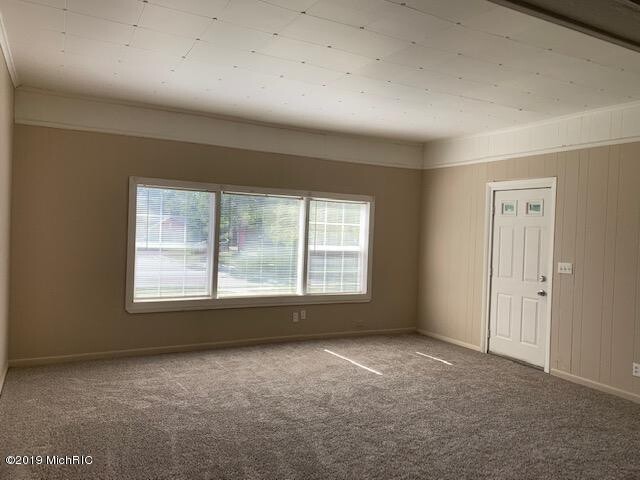 Images Sheila Scott with Cressy & Everett Real Estate