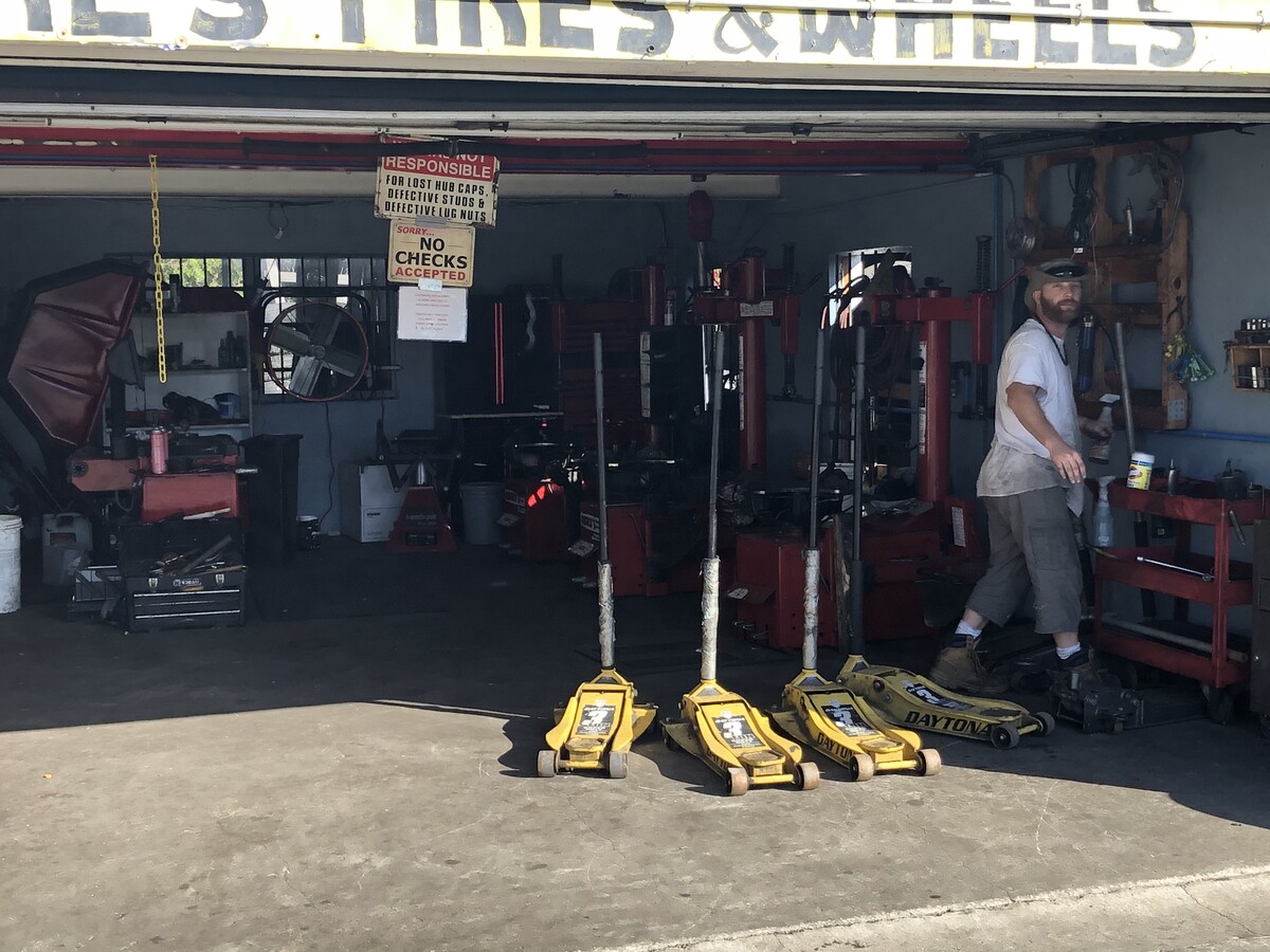 Images Leals Tires & Wheels