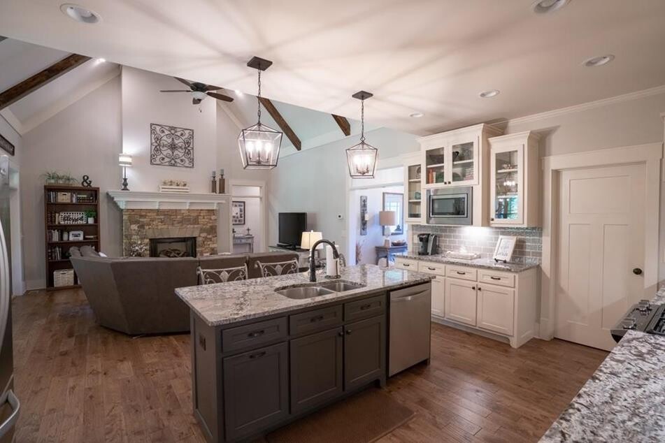 Images Rena Waples Your Local Coldwell Banker Realtor