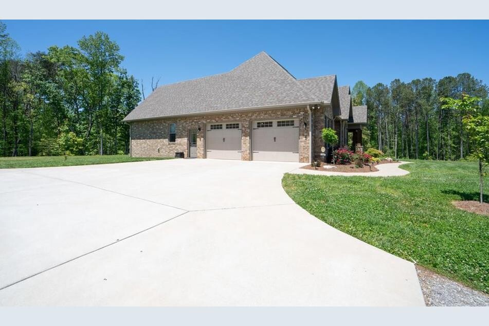 Images Rena Waples Your Local Coldwell Banker Realtor