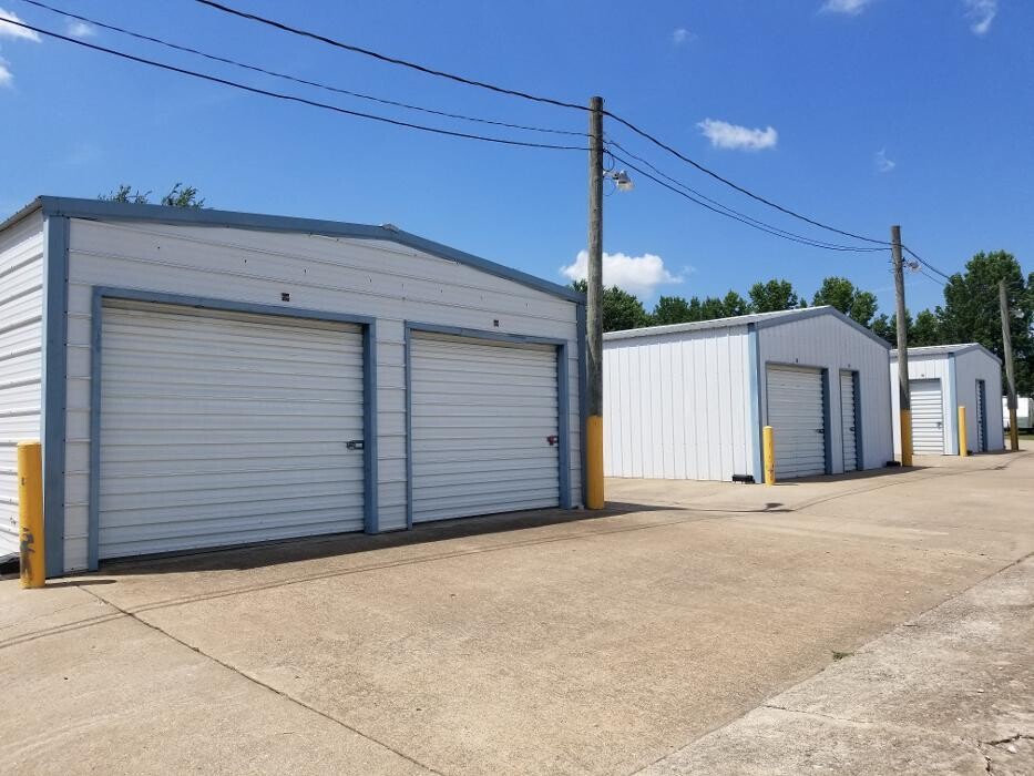 Images Superior Storage - Shady Grove