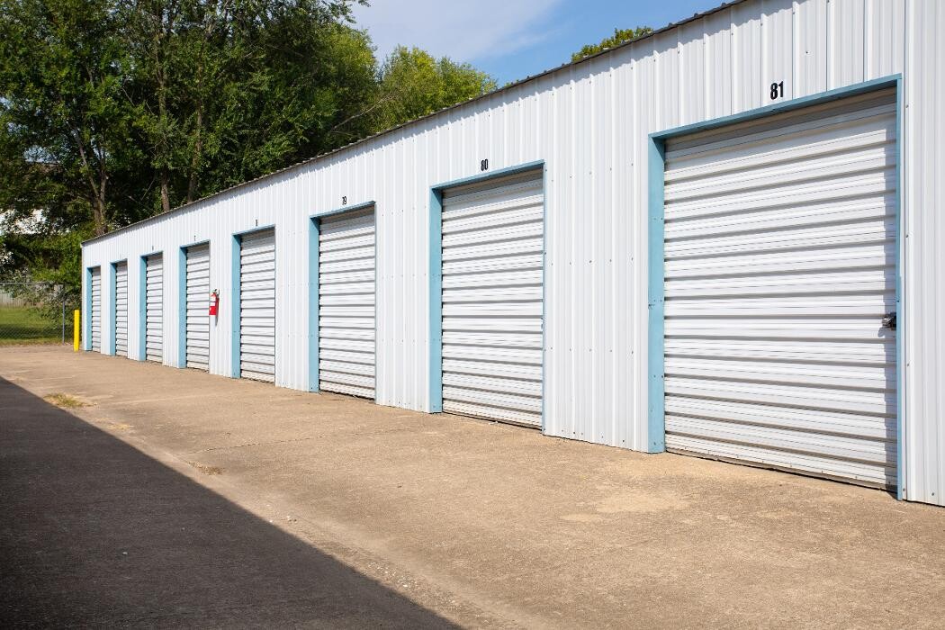 Images Superior Storage - Shady Grove