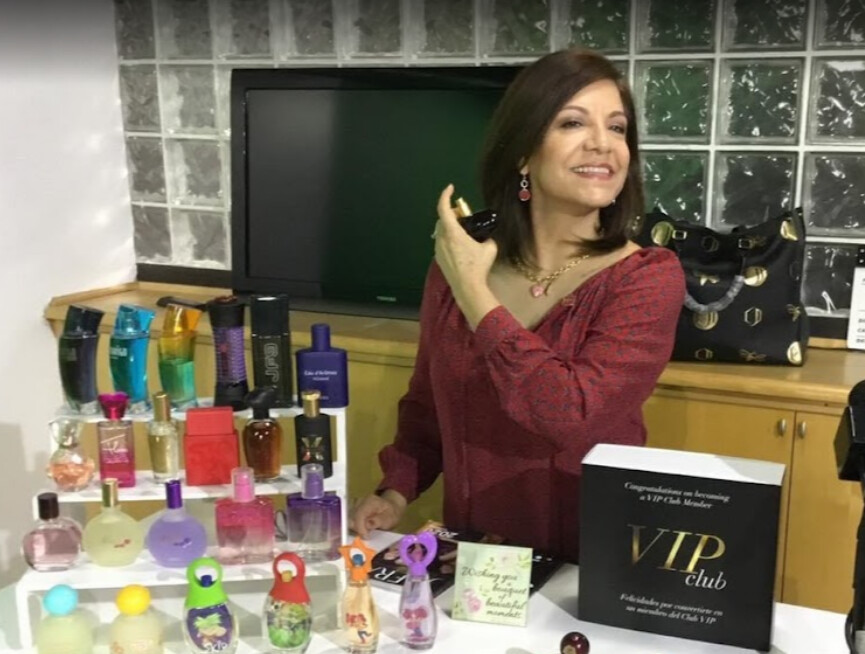 Eva Rivas Jafra Beauty Logo