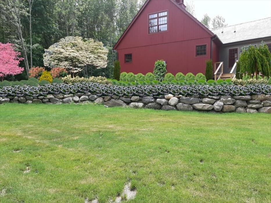 Images Young's at Three Rivers