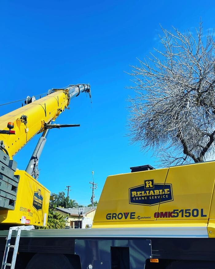 Images Reliable Crane Service