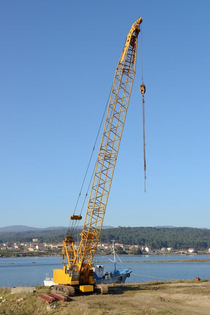 Images Reliable Crane Service