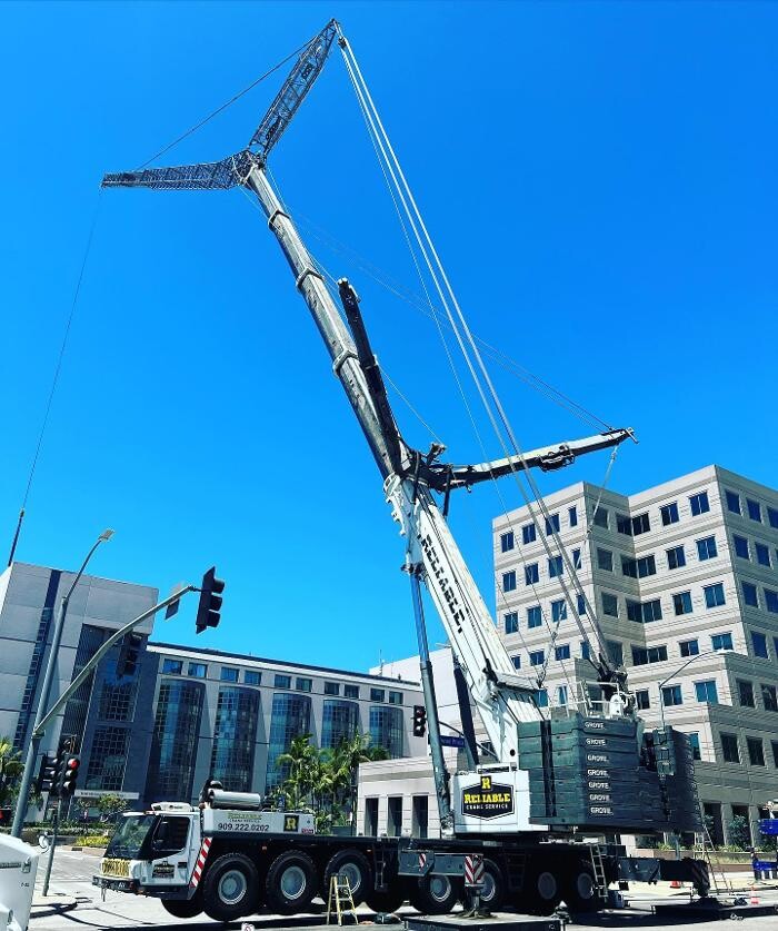 Images Reliable Crane Service