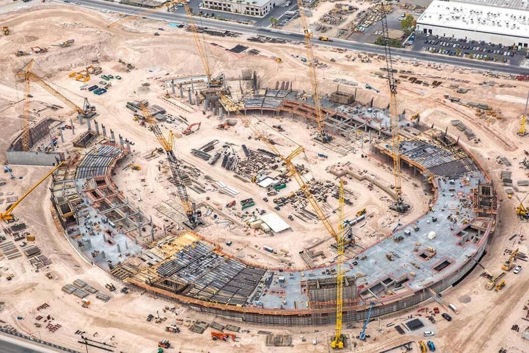 Images Reliable Crane Service