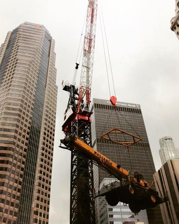 Images Reliable Crane Service
