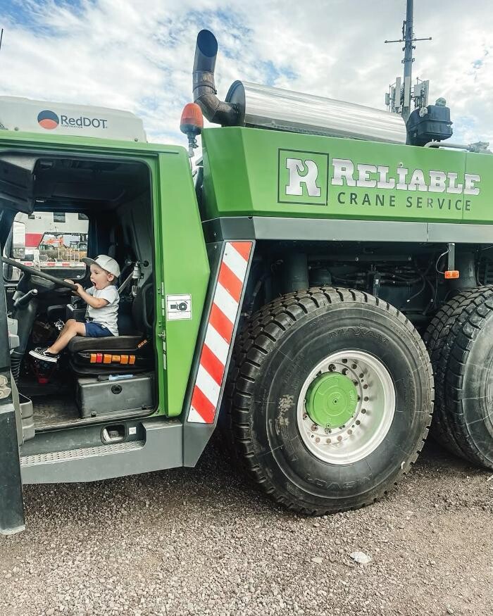 Images Reliable Crane Service
