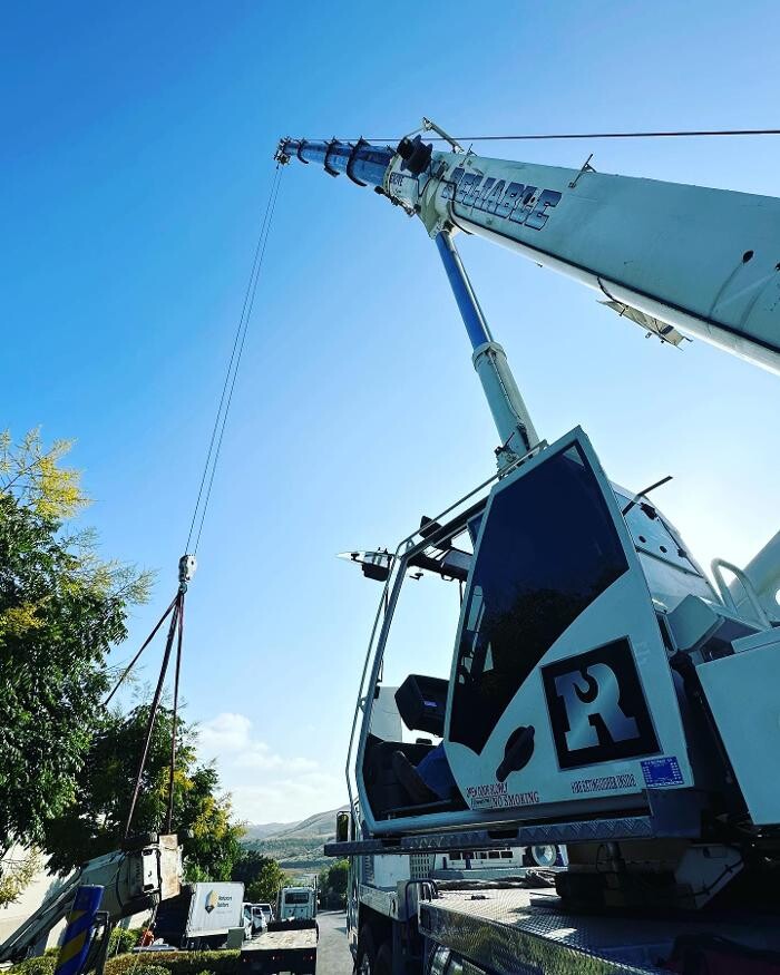 Images Reliable Crane Service