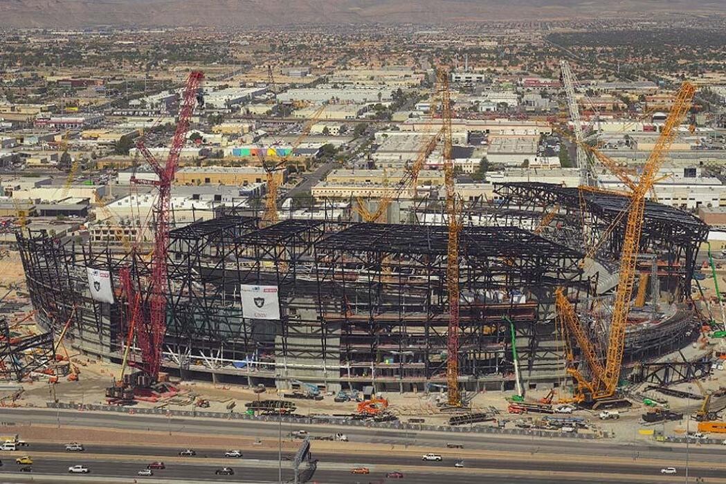 Images Reliable Crane Service